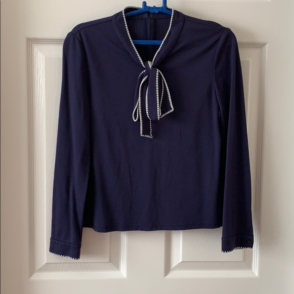 Long sleeve stretchy with bow tie